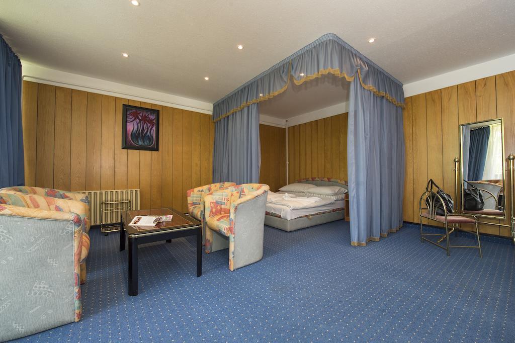Familia Hotel Balatonboglár Δωμάτιο φωτογραφία