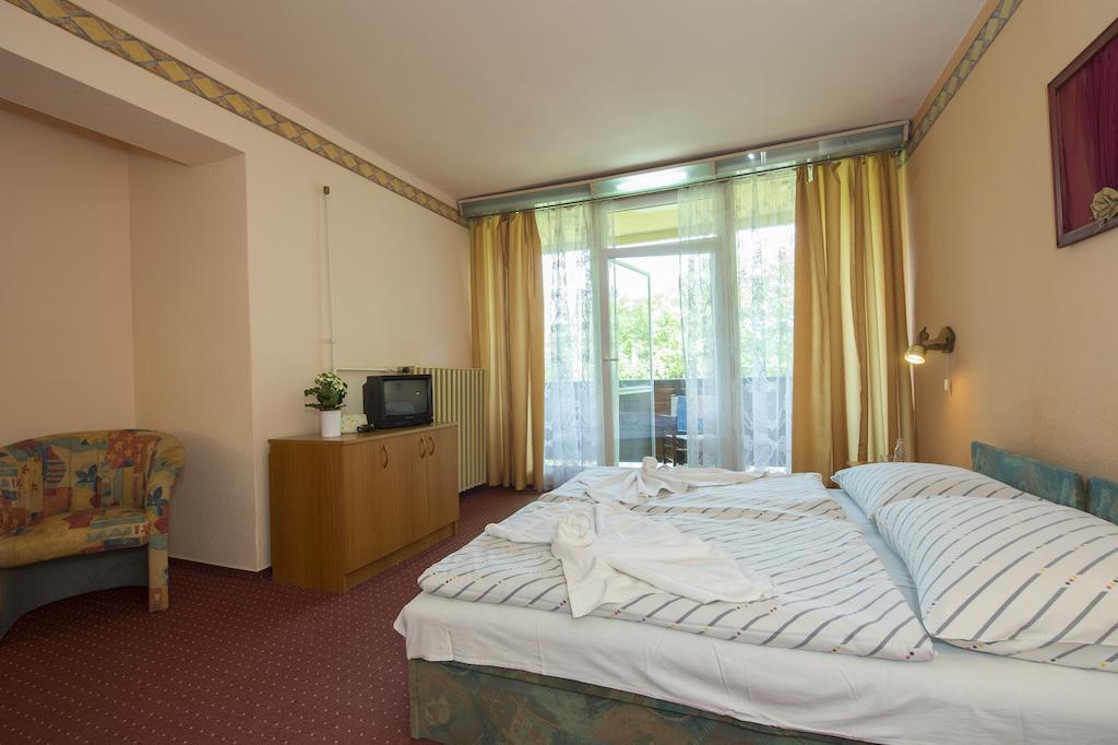 Familia Hotel Balatonboglár Εξωτερικό φωτογραφία