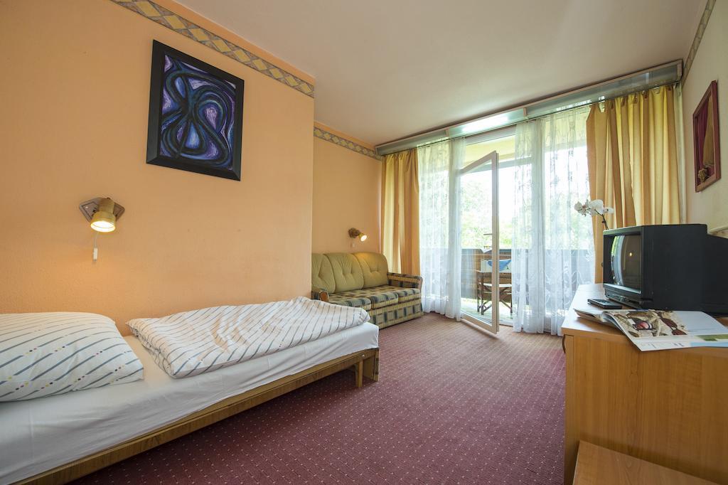 Familia Hotel Balatonboglár Εξωτερικό φωτογραφία