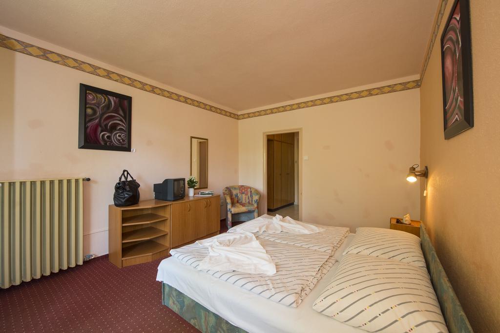 Familia Hotel Balatonboglár Δωμάτιο φωτογραφία