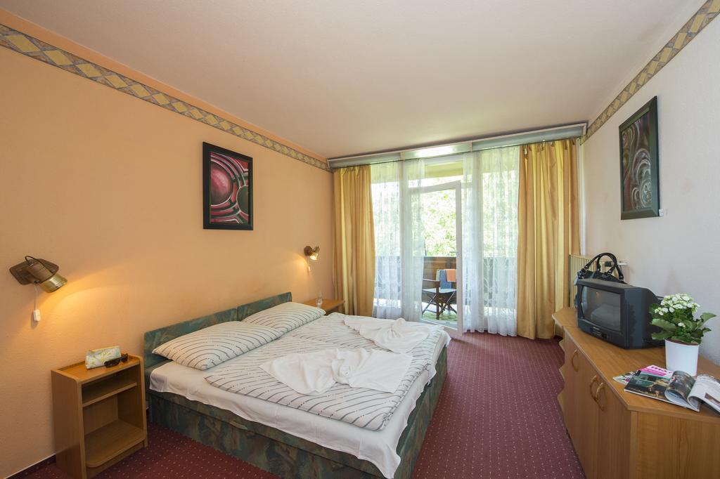 Familia Hotel Balatonboglár Δωμάτιο φωτογραφία
